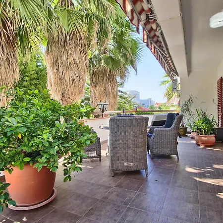 Botanica Holiday home *
