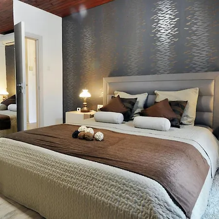 Botanica بيت للعطل بولا