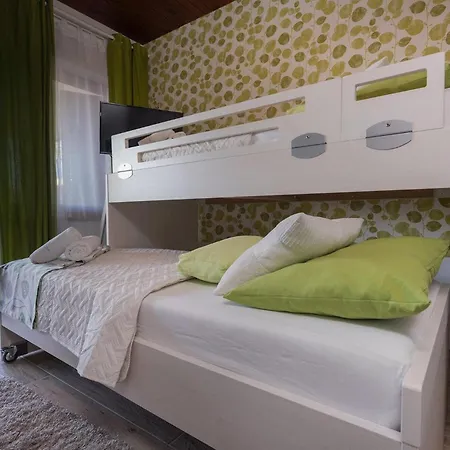 Botanica Feriehus Pula